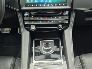 Jaguar F-Pace 2.0 T 300 R-Sport AWD