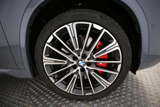 https://vehicle.imgix.net/4243355/327f3b56-74e4-4d7b-90c2-d058807bdd2e.jpg