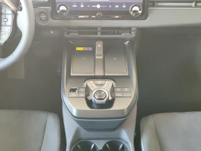 https://vehicle.imgix.net/4243433/9636474f-f691-430f-98d3-036996939de7.jpg