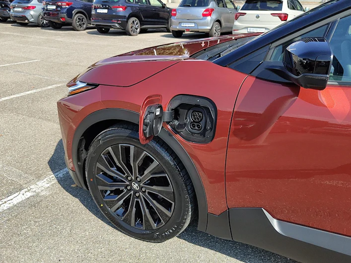 image du véhicule TOYOTA C-HR