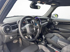 https://vehicle.imgix.net/4243526/1974cd51-dbc0-4e25-aa3d-c5e0db262b9e.jpg