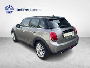 https://vehicle.imgix.net/4243526/574cb6b4-6b06-4eab-b43c-acdc912e3ad6.jpg