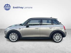 https://vehicle.imgix.net/4243526/9eff4735-37e0-495e-a6a9-c306a0c7e3b9.jpg