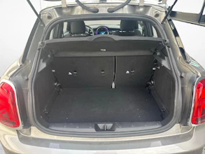 https://vehicle.imgix.net/4243526/f047d133-61ed-40c8-bb4f-d5d8411bfc13.jpg
