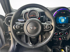 https://vehicle.imgix.net/4243526/f2eb8e5a-a5d0-4b7d-bb42-387a2469033e.jpg