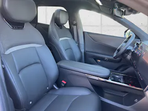 MAZDA CX-6e Takumi