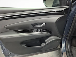 https://vehicle.imgix.net/4243575/17efc10e-c6f0-442a-95cd-ecfb711807b1.jpg
