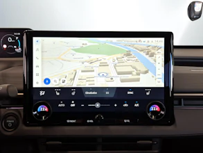 https://vehicle.imgix.net/4243578/d4c3f145-ca27-460b-bf6e-fc17d57c708b.jpg