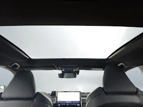 https://vehicle.imgix.net/4243602/335d81b4-d8b9-4f7e-b0d0-3750bc6c0b88.jpg