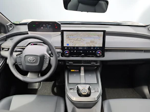 https://vehicle.imgix.net/4243602/99372b10-2570-4940-895f-cbc882e17d66.jpg