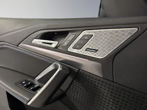 BMW X1 20d xDrive paddles