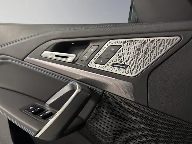 BMW X1 20d xDrive paddles