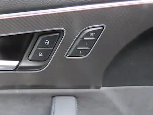 Audi RS Q8 4.0 V8 TFSI quattro T-Tronic