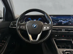 BMW 330e xDrive Touring G21 (CH) AHK 1.5T ** Leasing dès 1,9% **