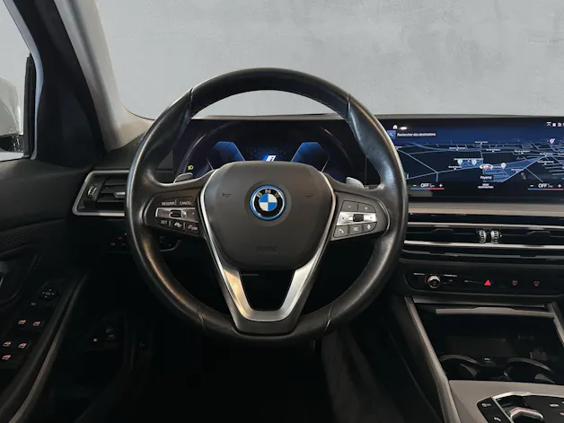 BMW 330e xDrive Touring G21 (CH) AHK 1.5T ** Leasing dès 1,9% **