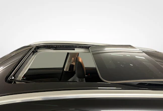 https://vehicle.imgix.net/4244010/fca6f2b7-3358-4d42-a72e-de8126440a71.jpg