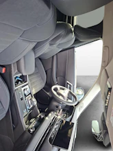 https://vehicle.imgix.net/4244067/52c55974-73cd-4e12-b42b-7e2e4f5cd941.jpg