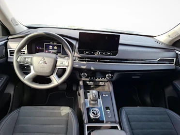 MITSUBISHI OUTLANDER 9