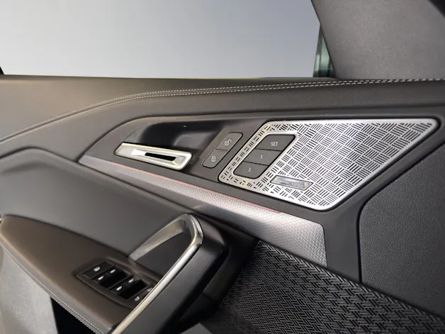 BMW X1 23i xDrive paddles