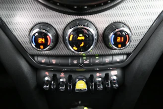 https://vehicle.imgix.net/4244085/29b2bf86-cf6a-401d-8e75-70811a986a17.jpg
