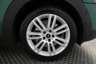 https://vehicle.imgix.net/4244085/fb4ec796-4f0f-4a8b-a913-e2a26e052683.jpg