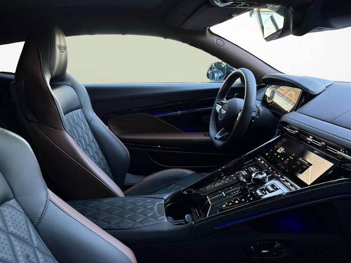 immagine del veicolo ASTON MARTIN DB12