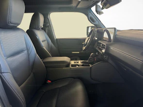 immagine del veicolo TOYOTA Land Cruiser 2.8 D 48V Invincible