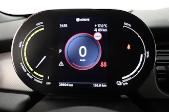 https://vehicle.imgix.net/4244213/2ab323d6-dd05-4a22-a9ca-3ced0b64814d.JPG