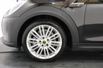 https://vehicle.imgix.net/4244213/91365137-3853-48d6-8ade-729623b620c5.JPG