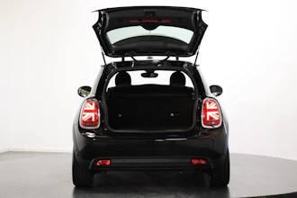 https://vehicle.imgix.net/4244213/cfe1e5f6-3096-408b-8ed2-630a466ab4c3.JPG