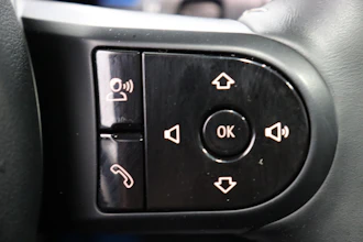 https://vehicle.imgix.net/4244221/f663ada4-dd6c-453d-b74a-f0db6d7a5f4b.JPG