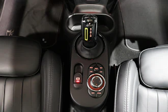 https://vehicle.imgix.net/4244224/a92d78a0-3514-41e8-bdd2-cd210bfc6f5f.JPG