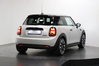 https://vehicle.imgix.net/4244224/b1472357-77c8-423b-ab03-2af6806fa328.JPG