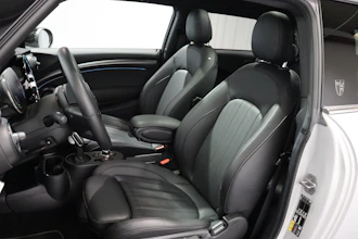 https://vehicle.imgix.net/4244224/c7943e82-07ae-4fd2-b4bd-ec44e36dbc93.JPG