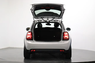 https://vehicle.imgix.net/4244224/d84bdd7b-e233-4b50-8b5c-de91d2723862.JPG