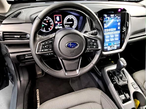 Fahrzeugbild SUBARU Crosstrek 2.0i e-Boxer Swiss Plus