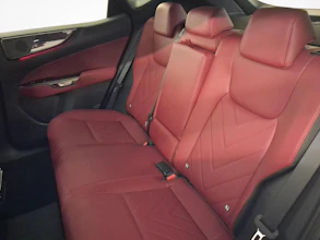 https://vehicle.imgix.net/4244375/b9a9c7d8-62cf-4ca0-a07b-7bca6492f4e2.jpg