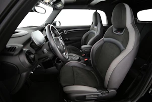 Fahrzeugbild MINI Cabrio F57 2.0i John Cooper Works SAG