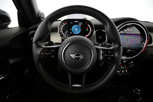 Fahrzeugbild MINI Cabrio F57 2.0i John Cooper Works SAG