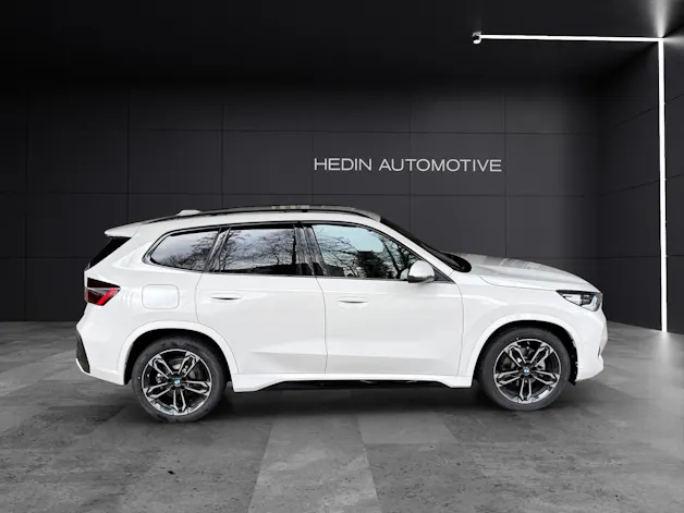 BMW X1 20d xDrive paddles