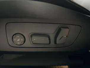 BMW X1 20d xDrive paddles