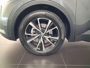 Fahrzeugbild TOYOTA C-HR 2.0 PHEV Swiss Edition