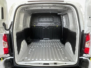 https://vehicle.imgix.net/4244712/da8e1432-49ef-4205-92c2-2dcf722ba170.jpg