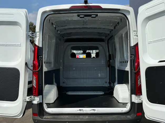 Maxus NEW Deliver 9 2.0D L3H2 FWD Luxury Nouveau modèle !!