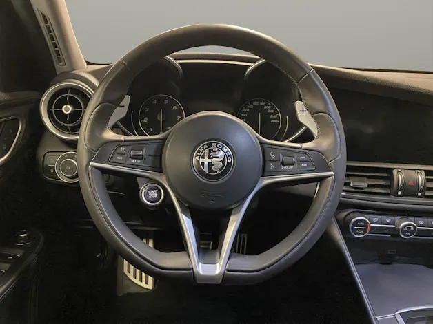 Alfa Romeo Giulia 2.0 MA 280 AT Q4 Ve