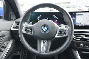 BMW 330e x DriveTouring Steptronic M Sport