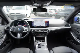 BMW 330e x DriveTouring Steptronic M Sport