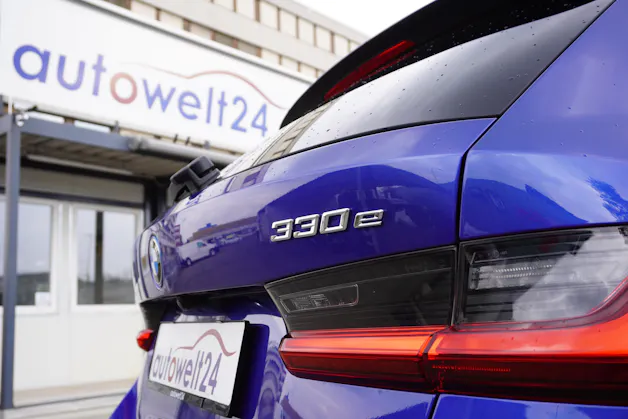 BMW 330e x DriveTouring Steptronic M Sport