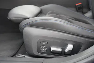 BMW 330e x DriveTouring Steptronic M Sport