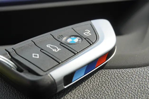 BMW 330e x DriveTouring Steptronic M Sport